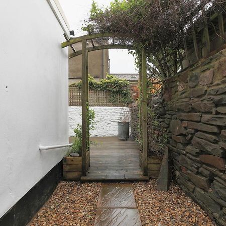 Spacious 4 Bedroom House- Walking Distance To City Centre & Great Backyard Cardiff Eksteriør billede