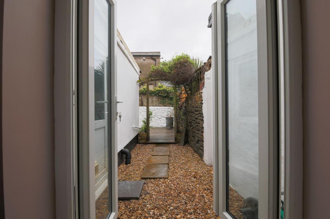 Spacious 4 Bedroom House- Walking Distance To City Centre & Great Backyard Cardiff Eksteriør billede